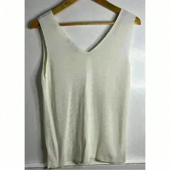 Country Road Ivory V  Neck Tank Size Medium - Picture 1 of 6